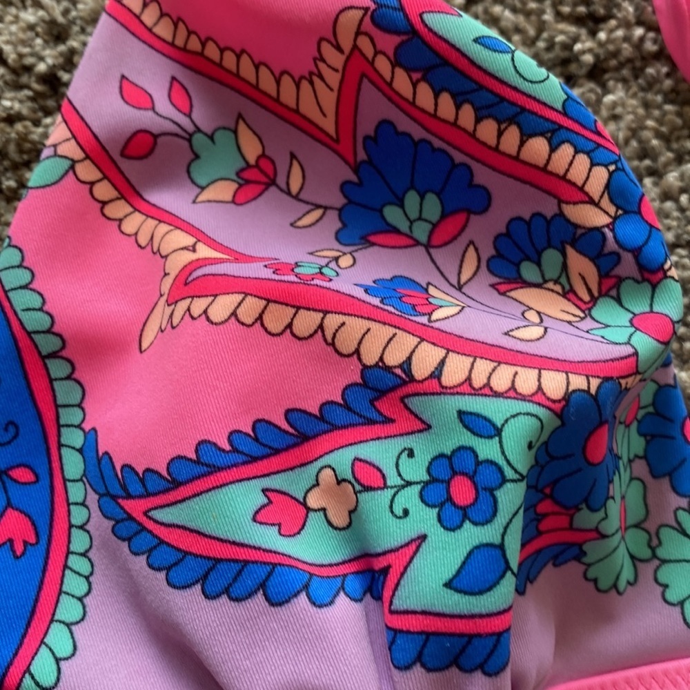 Victoria’s secret’s swimsuit top - Picture 3 of 6